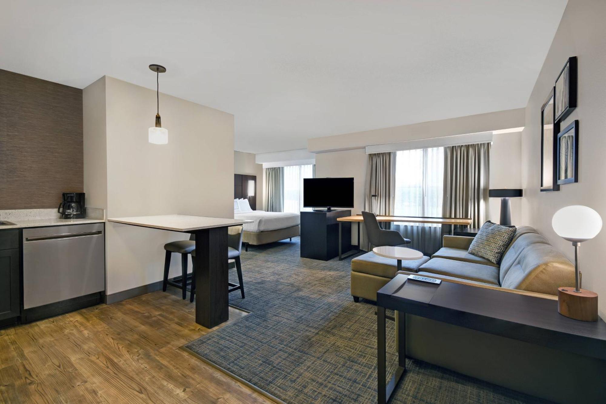 Airport 3* Louisville