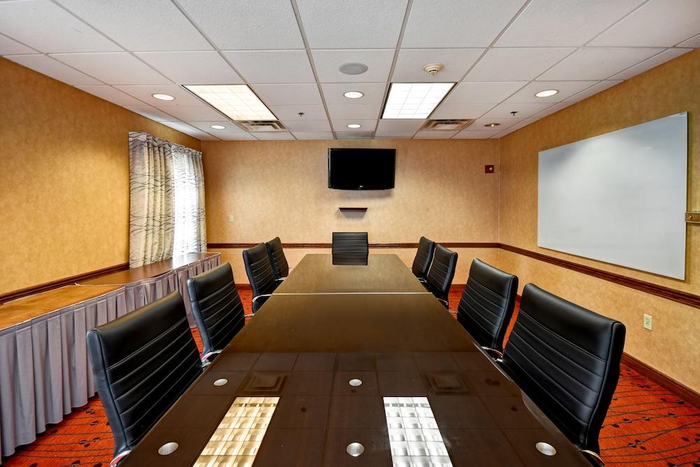Airport Hotel